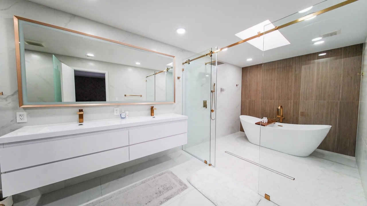 Photo of Bathroom in Tamiami