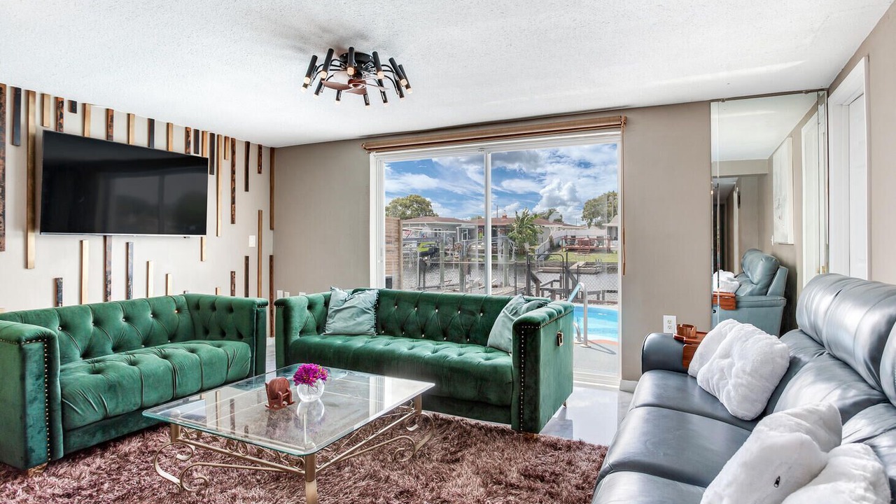 Photo of Livingroom in Forest Hills