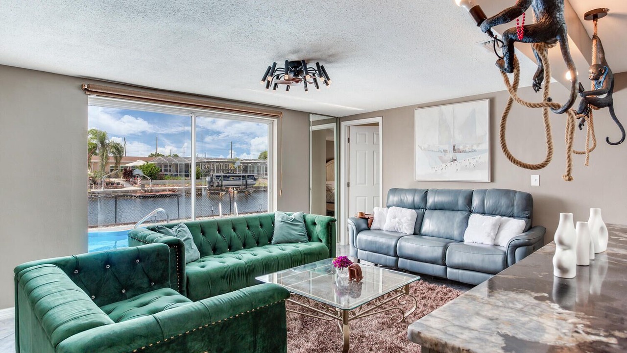 Photo of Livingroom in Forest Hills