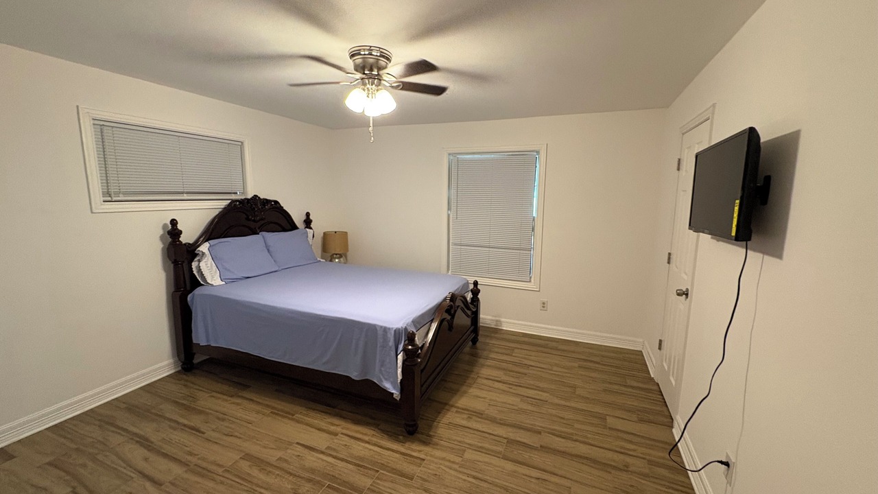 Photo of Bedroom in Groves