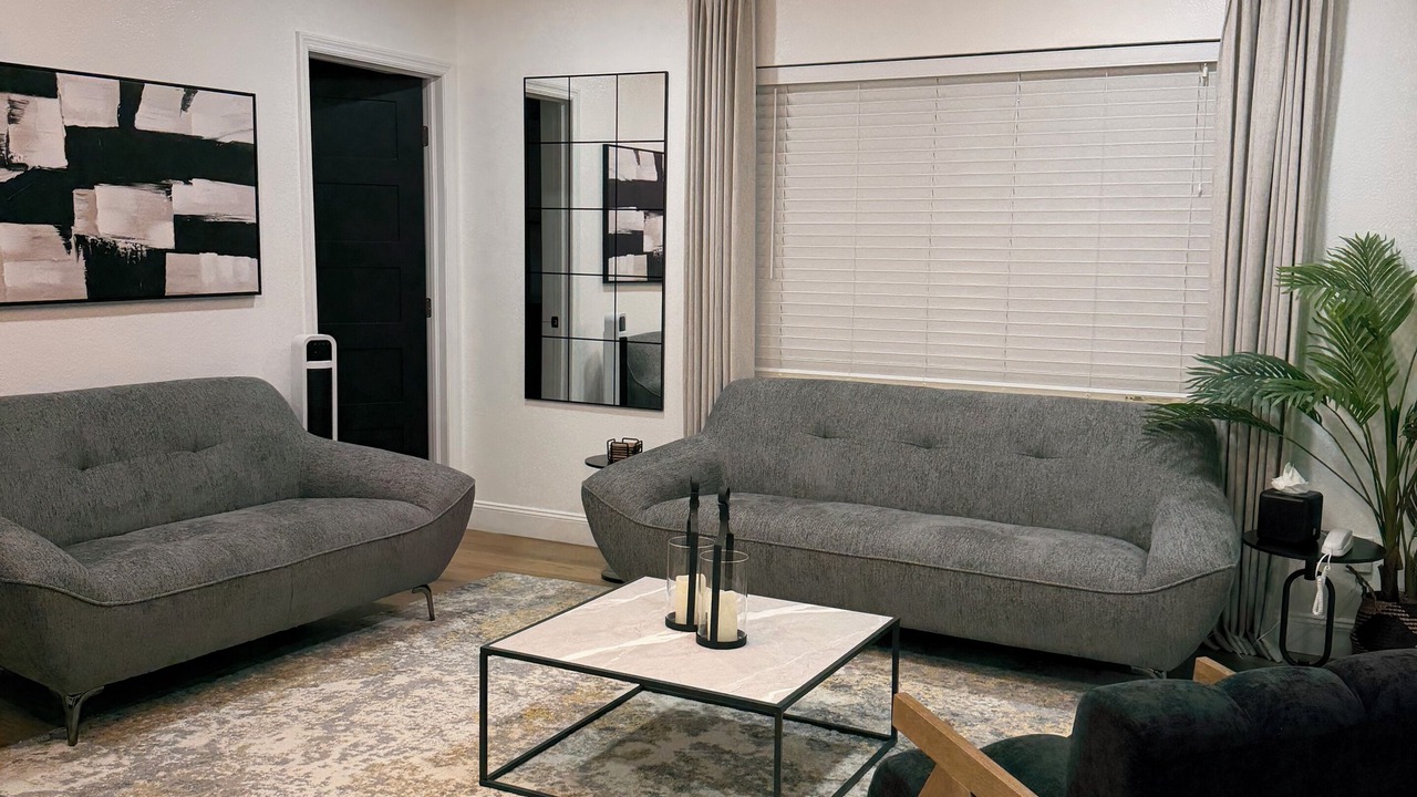Photo of Livingroom in North Andrews Gardens