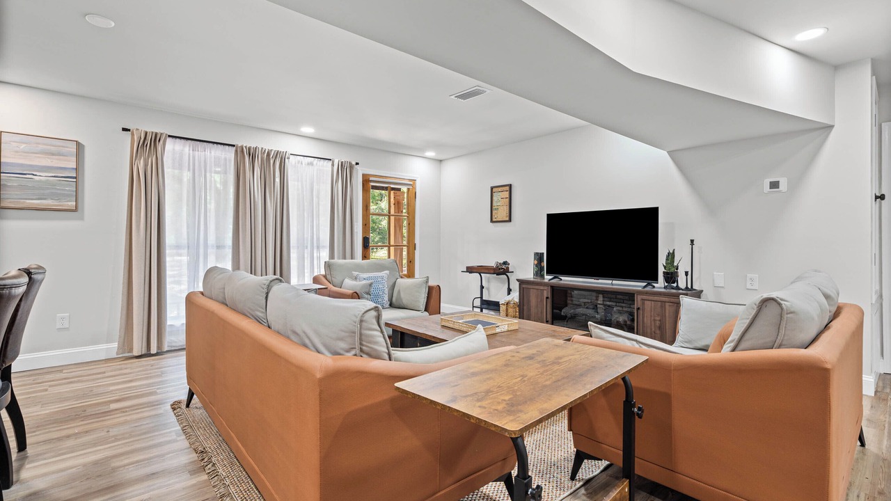 Photo of Livingroom in Foley