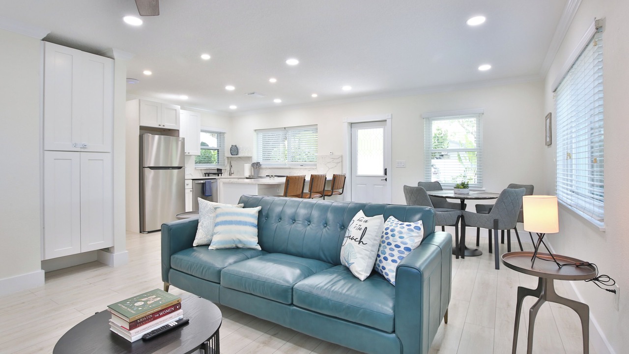 Photo of Livingroom in Downtown
