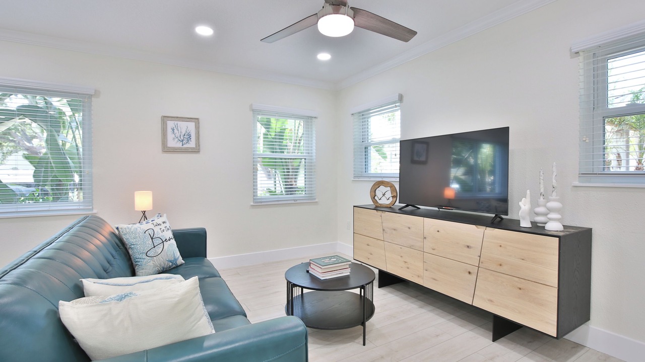 Photo of Livingroom in Downtown