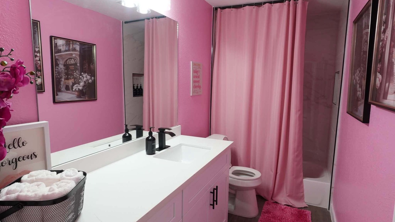 Photo of Bathroom in FM 1960