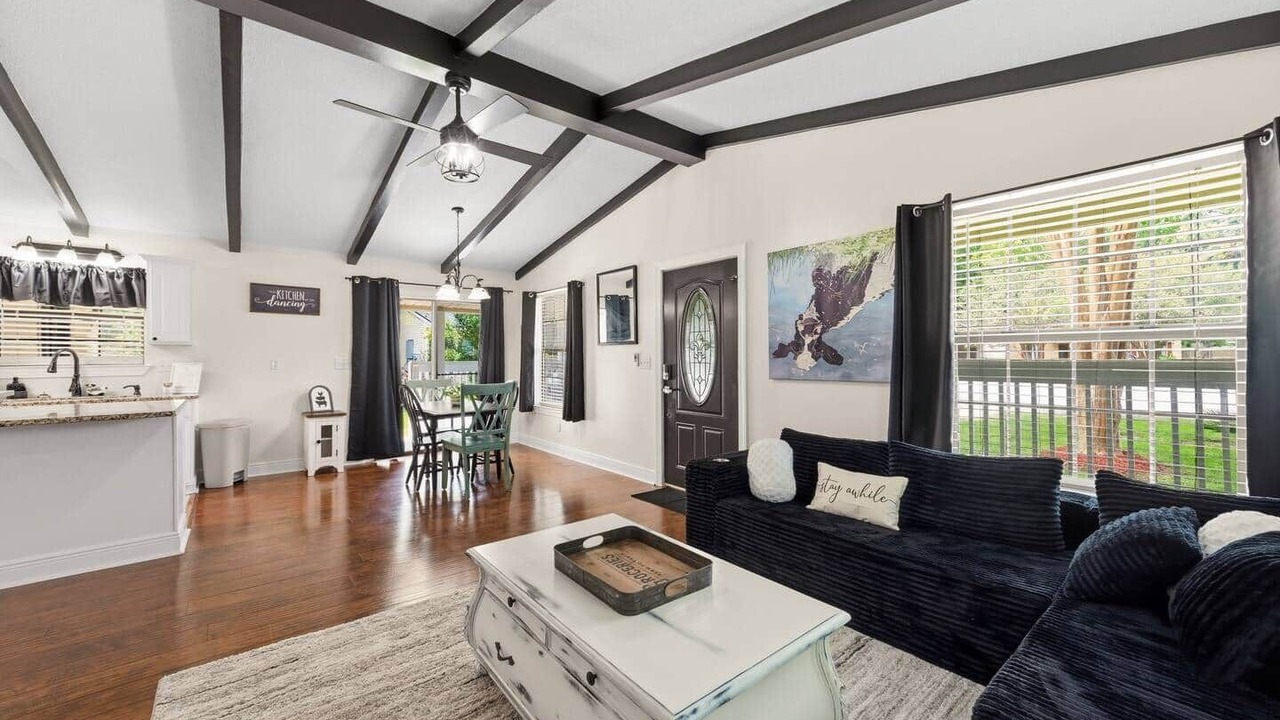 Photo of Livingroom in Carencro