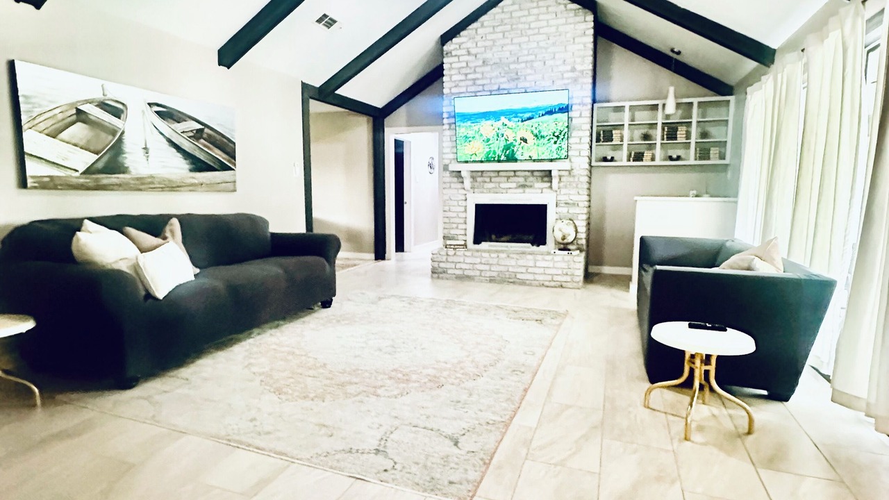 Photo of Livingroom in Broadmoor