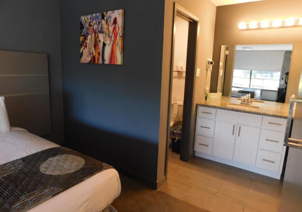 Photo of Bedroom in Pines Village