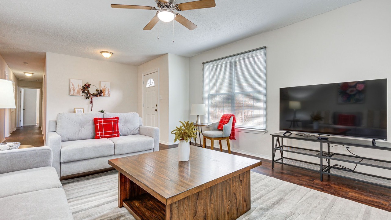 Photo of Livingroom in Chatom