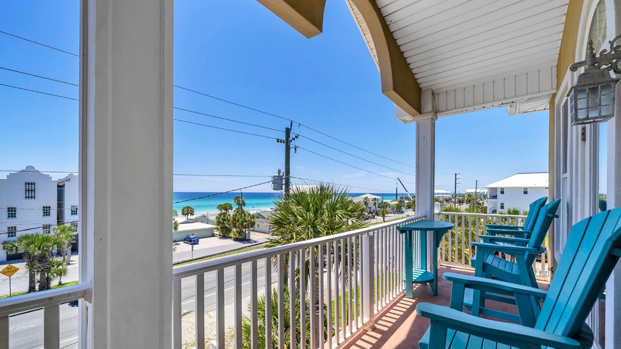 Photo of Patio Balcony in Bahama Beach