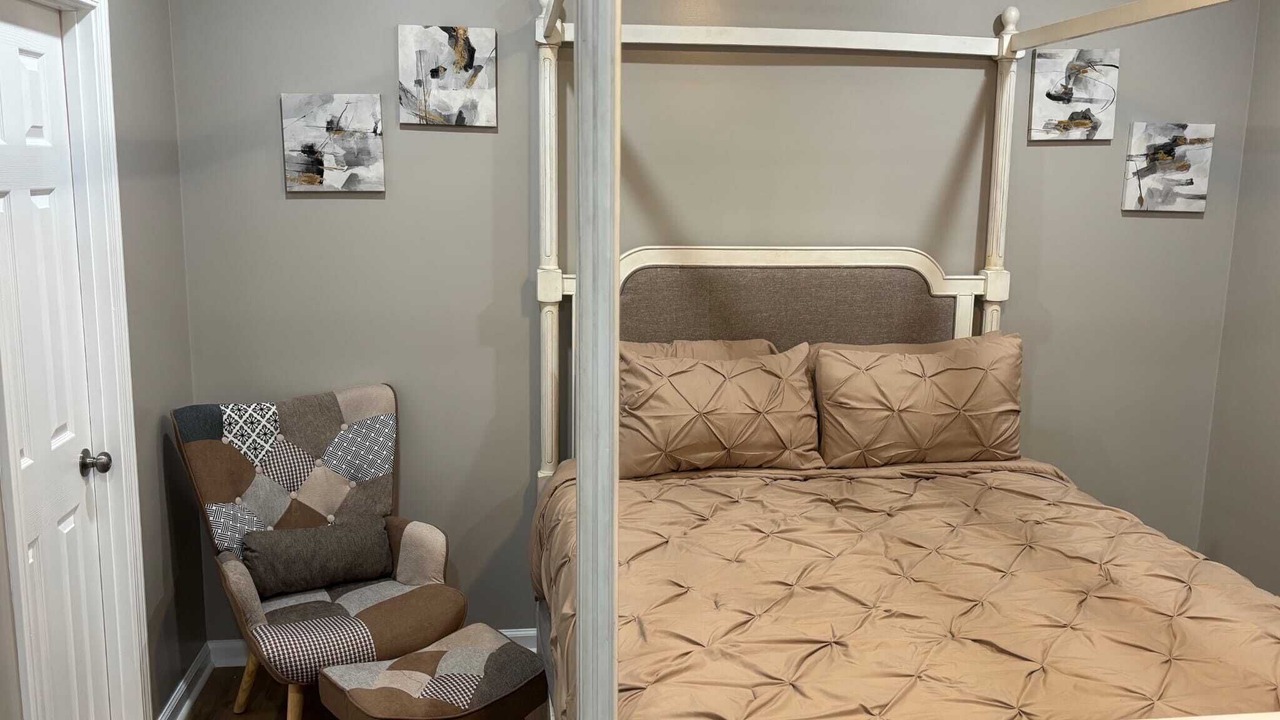 Photo of Bedroom in Fondren