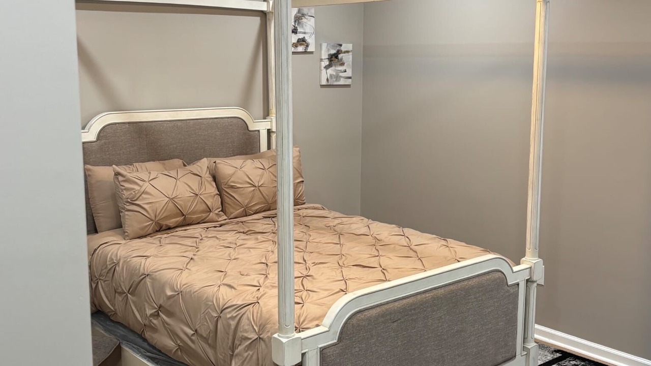 Photo of Bedroom in Fondren