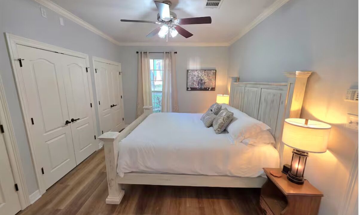 Photo of Bedroom in Benton