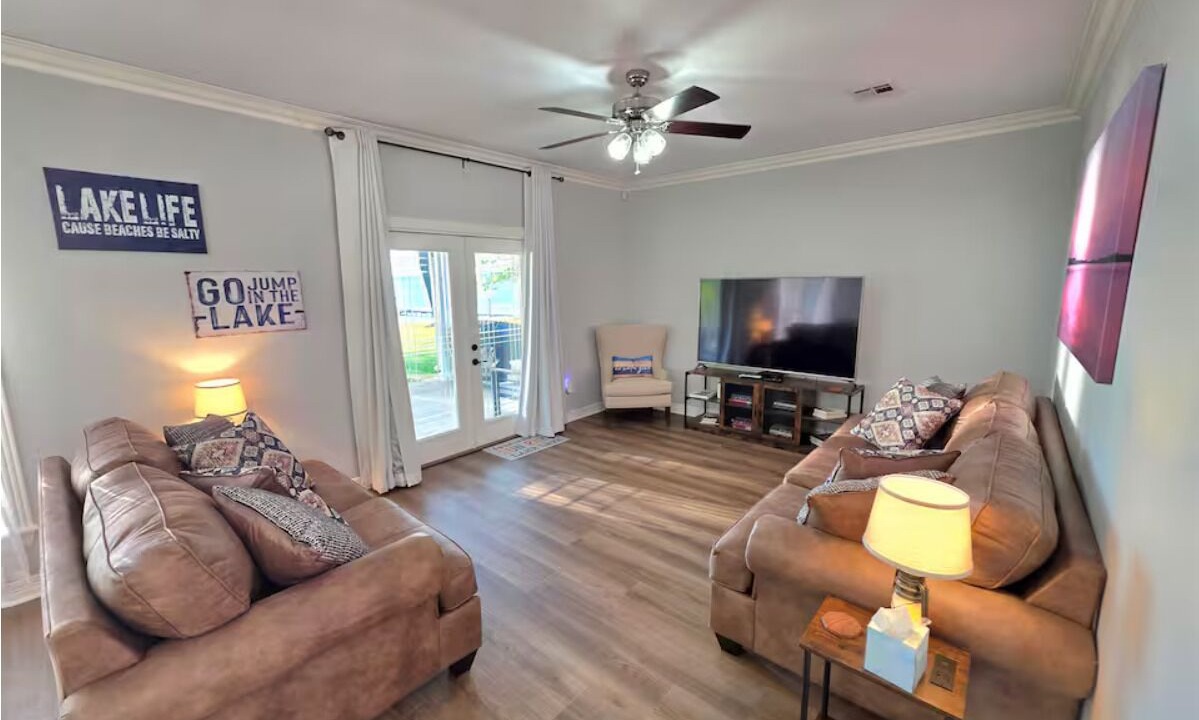 Photo of Livingroom in Benton