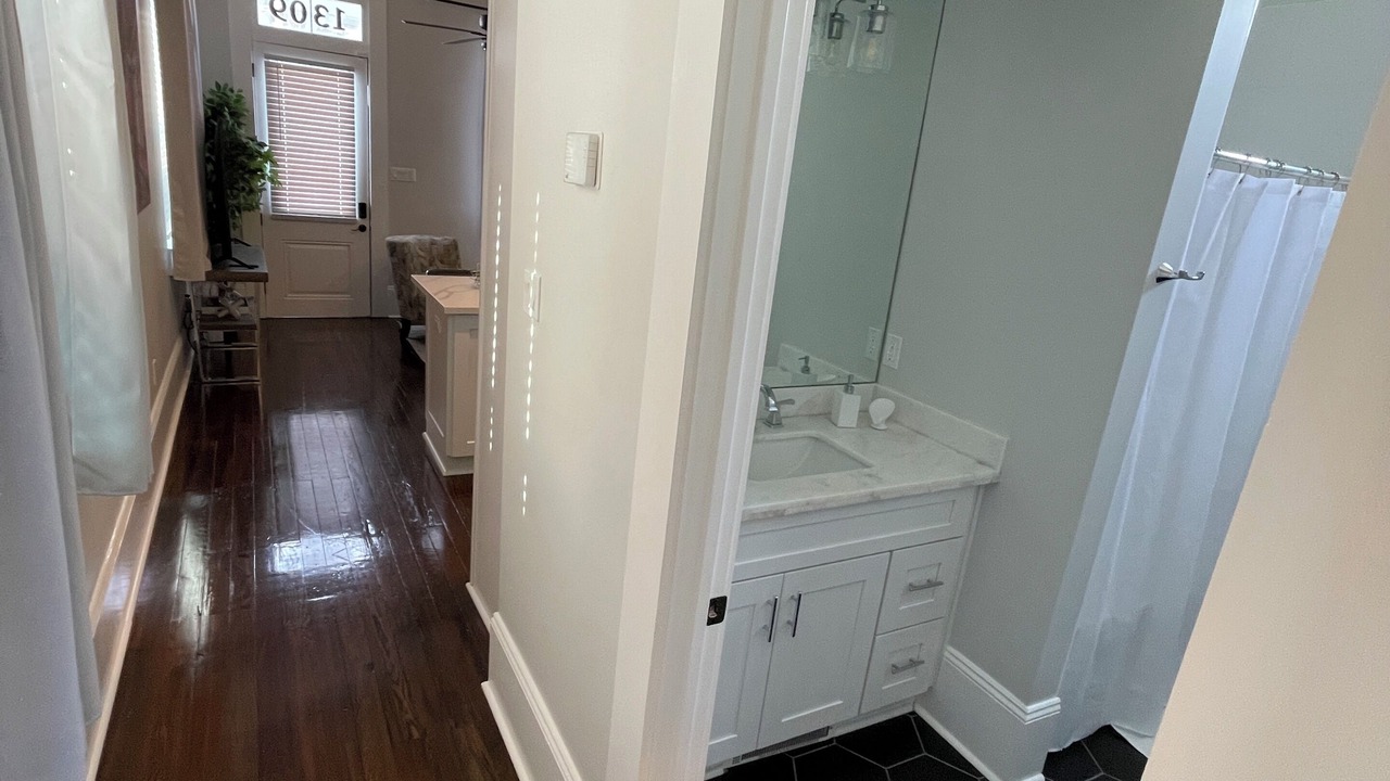 Photo of Bathroom in South 7th Ward