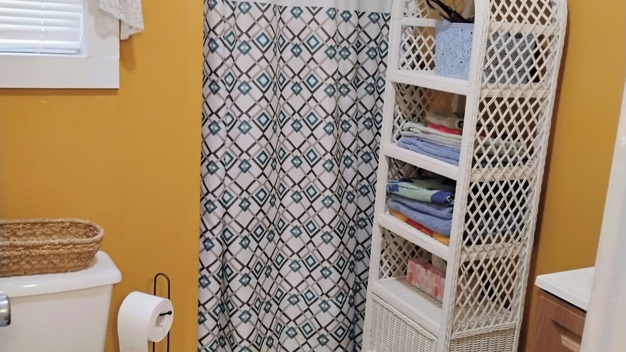 Photo of Bathroom in Harbor Oaks
