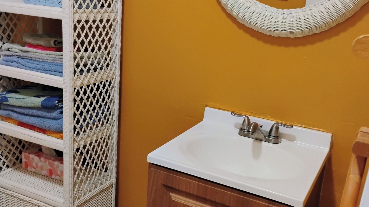 Photo of Bathroom in Harbor Oaks