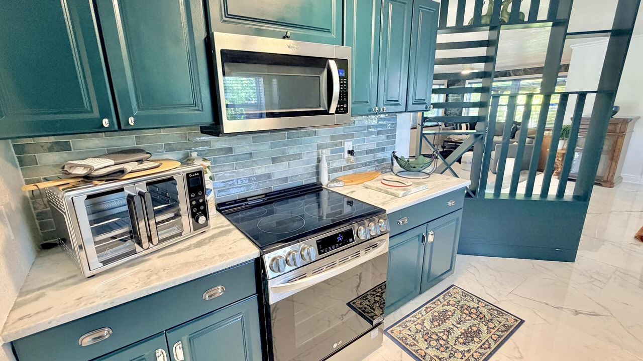 Photo of Kitchen in Edison Park Historic District