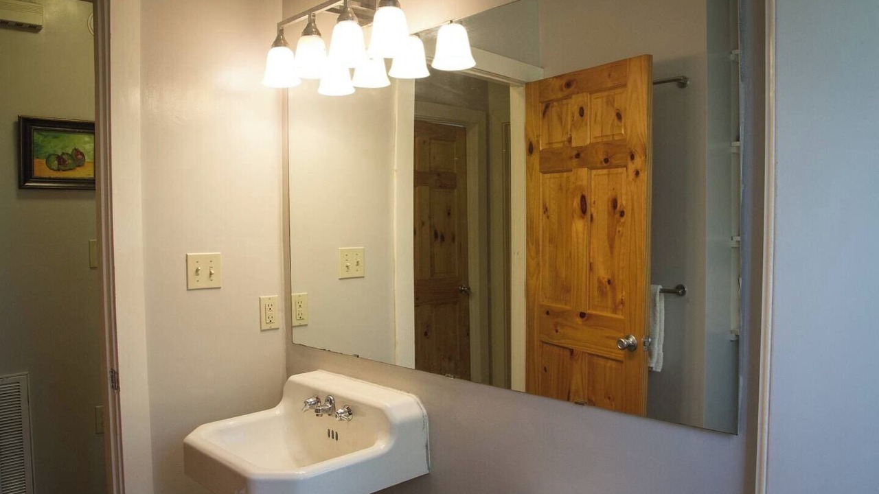 Photo of Bathroom in Fondren