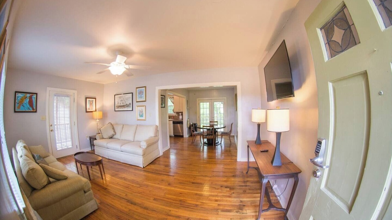Photo of Bedroom in Fondren
