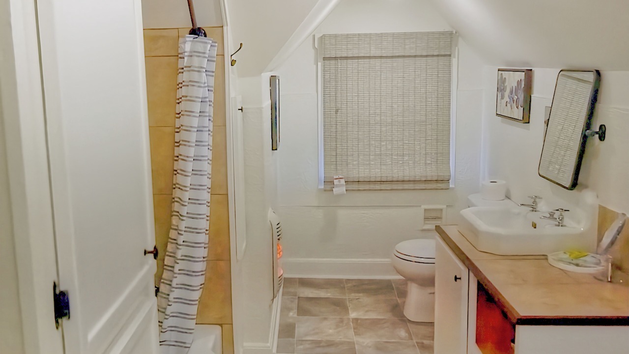 Photo of Bathroom in Eunice
