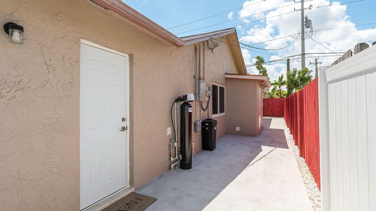 Photo of Outdoor in Lauderhill