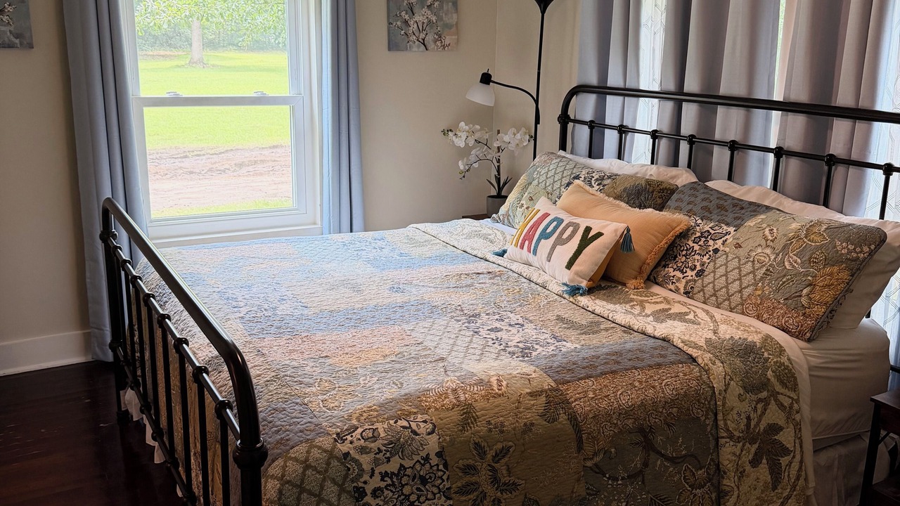 Photo of Bedroom in Laurel