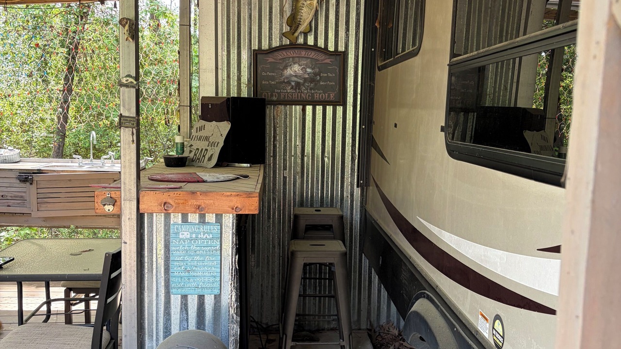 Photo of Outdoor in Milam