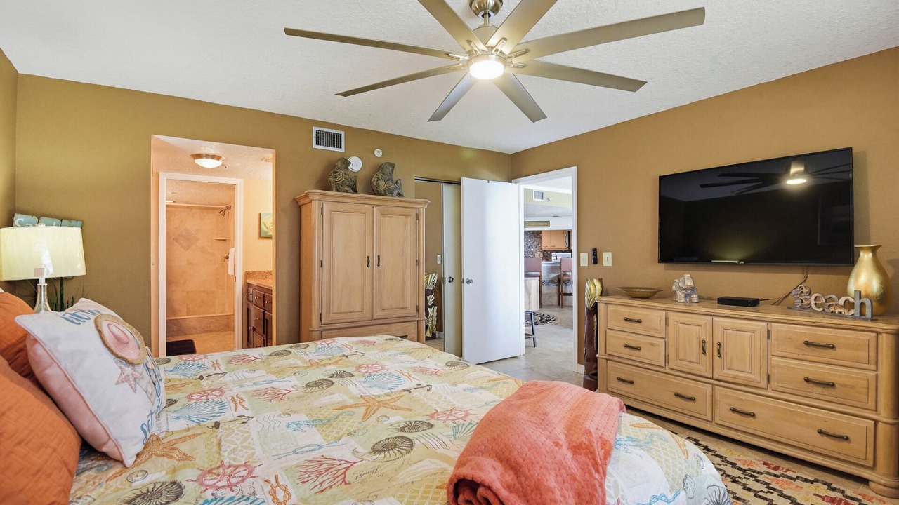 Photo of Bedroom in Wilbur-By-The-Sea
