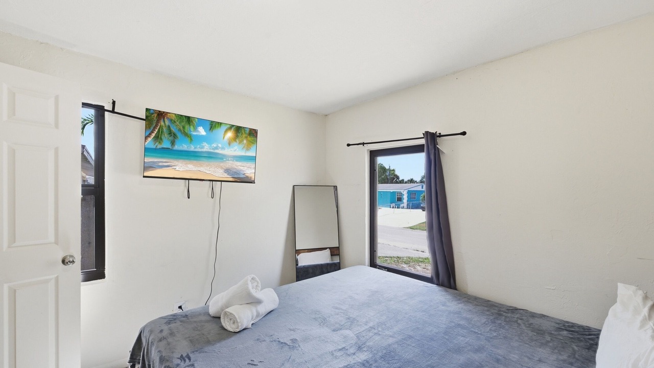 Photo of Bedroom in Riviera Beach