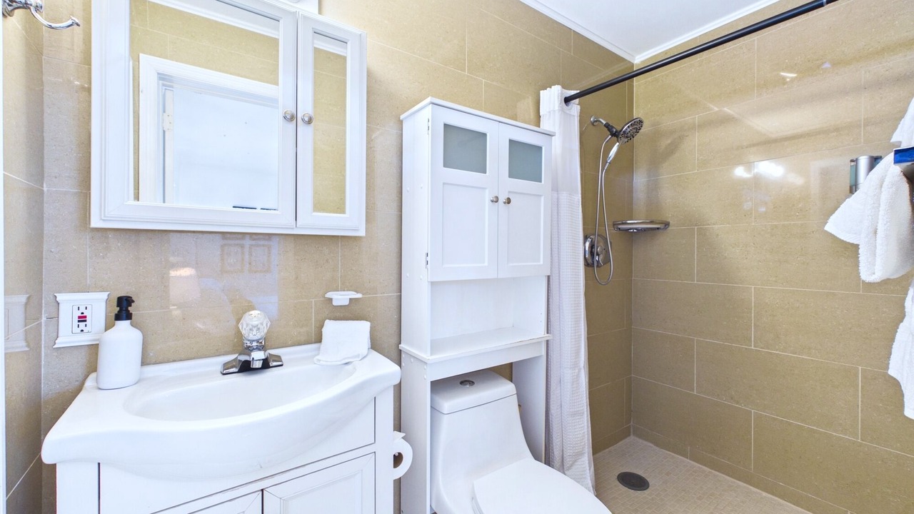Photo of Bathroom in Cocoa Isles