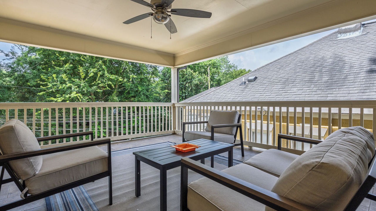 Photo of Patio Balcony in Roseland Terrace Historic District