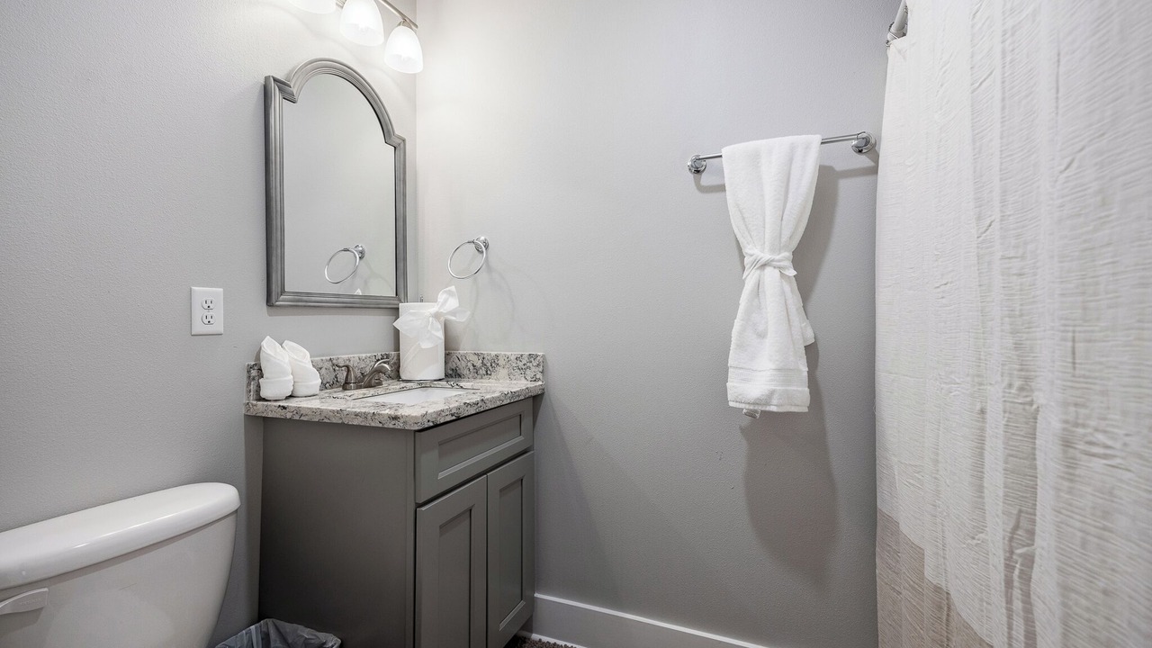 Photo of Bathroom in Roseland Terrace Historic District