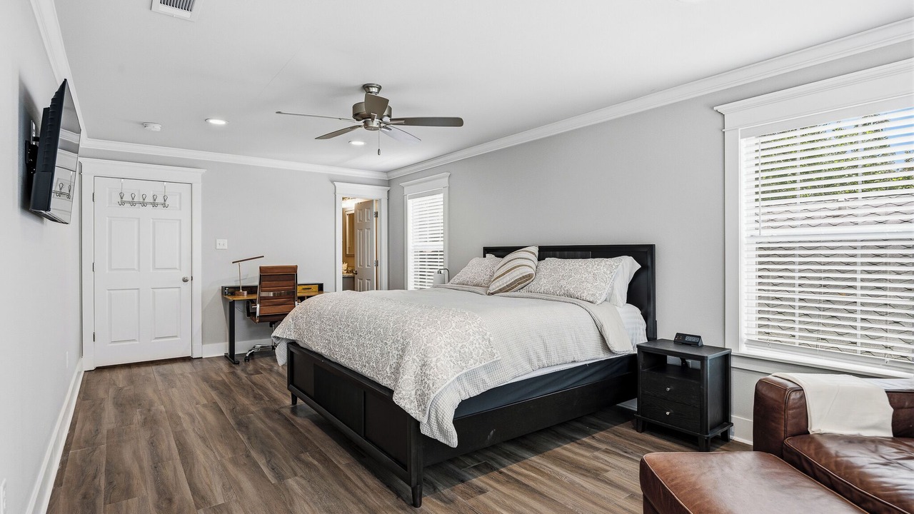 Photo of Bedroom in Roseland Terrace Historic District