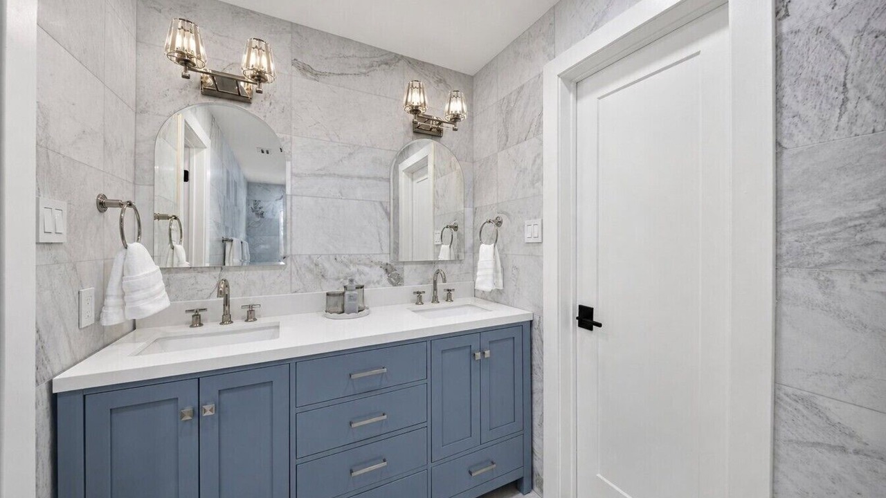 Photo of Bathroom in Alden Bridge