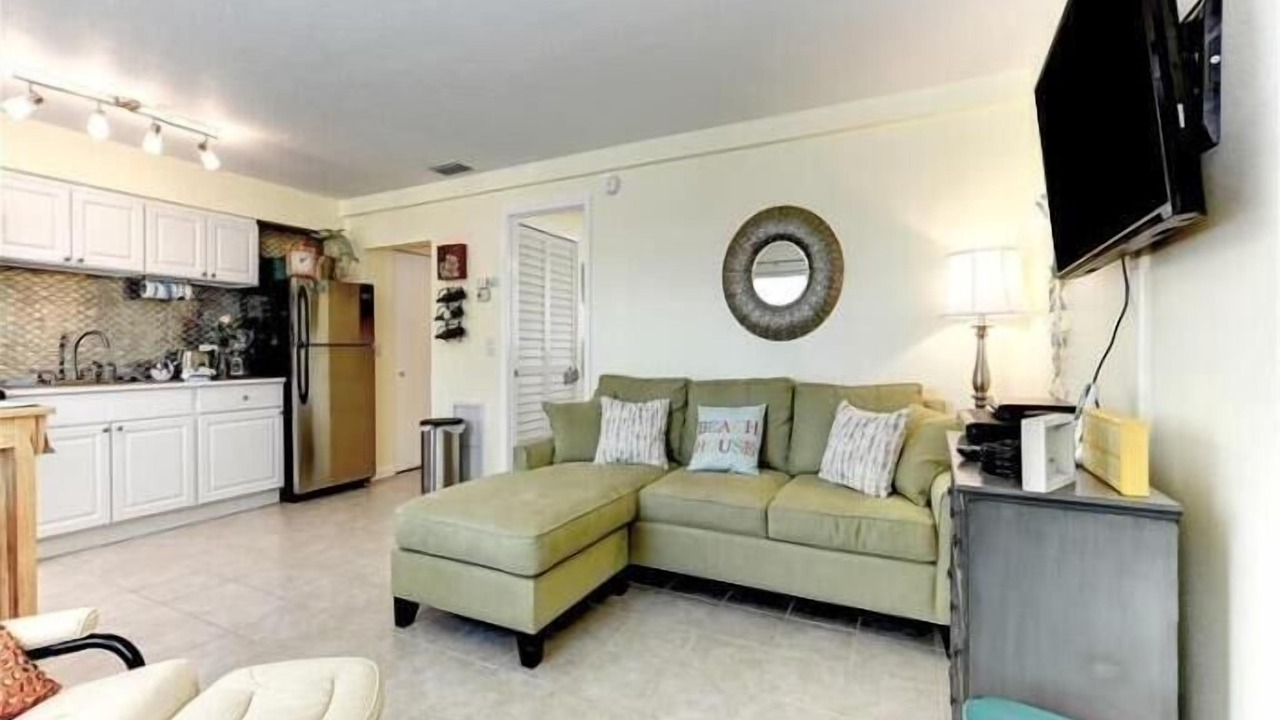 Photo of Livingroom in Bradenton Beach