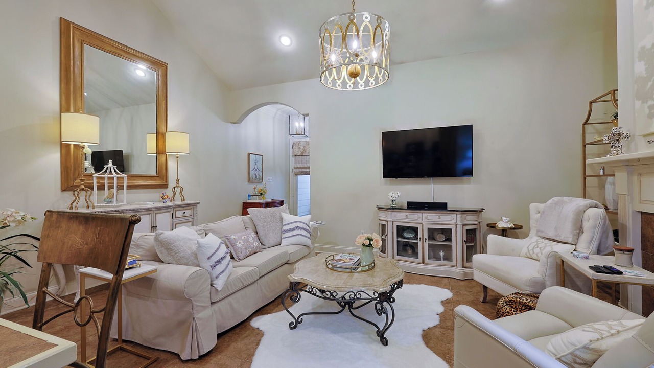 Photo of Livingroom in Lafayette