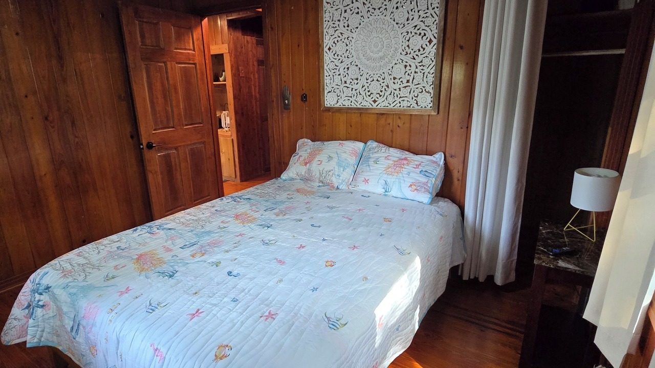 Photo of Bedroom in Chassahowitzka