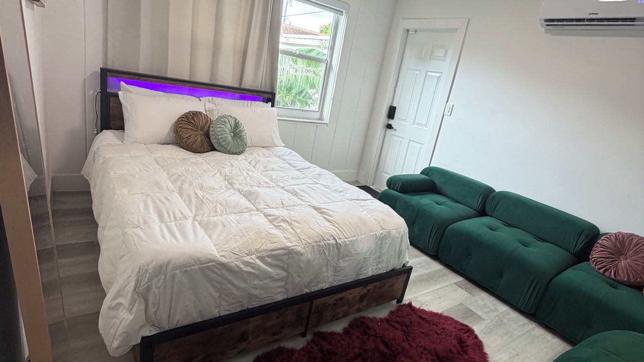 Photo of Bedroom in Coral Way