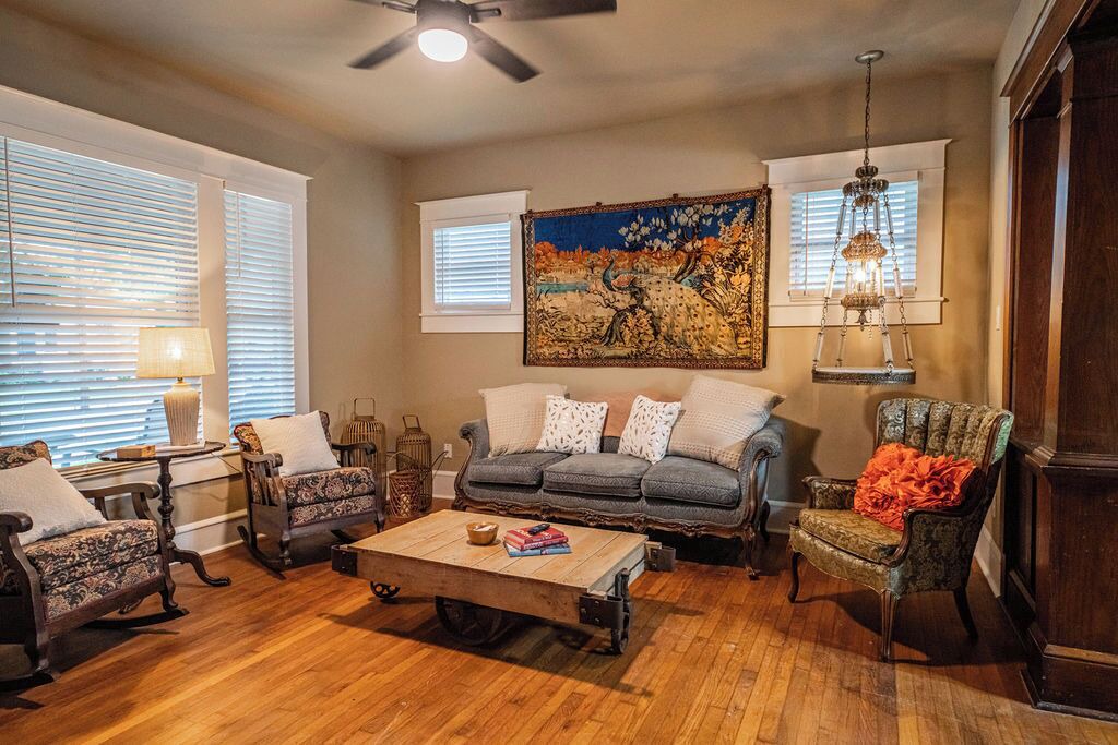 Photo of Livingroom in Sulphur Springs