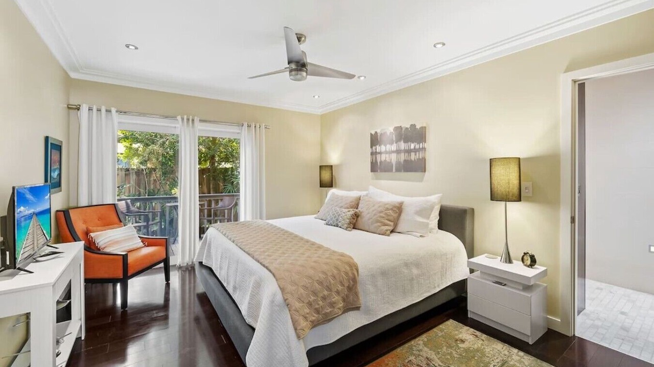 Photo of Bedroom in Hendricks and Venice Isles