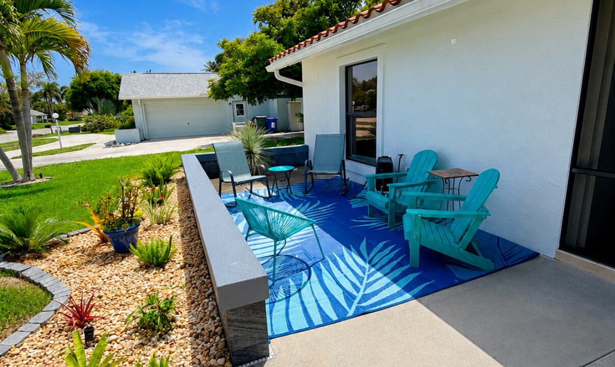 Photo of Patio Balcony in Town and River