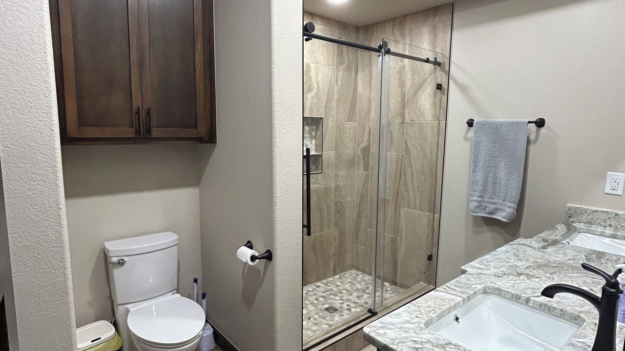 Photo of Bathroom in Redlick