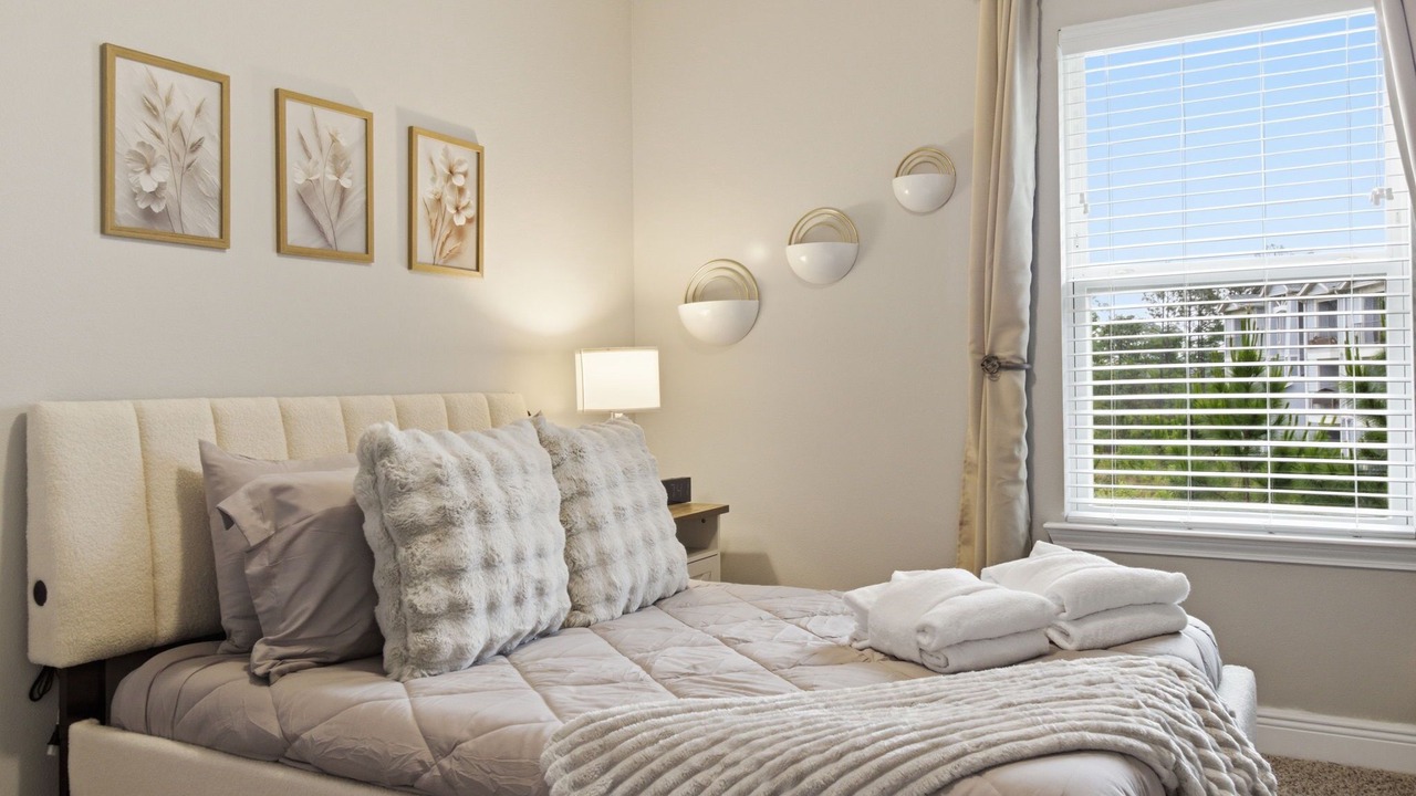 Photo of Bedroom in Upper Grand Lagoon