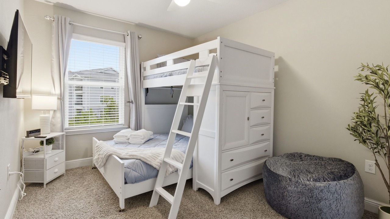 Photo of Bedroom in Upper Grand Lagoon