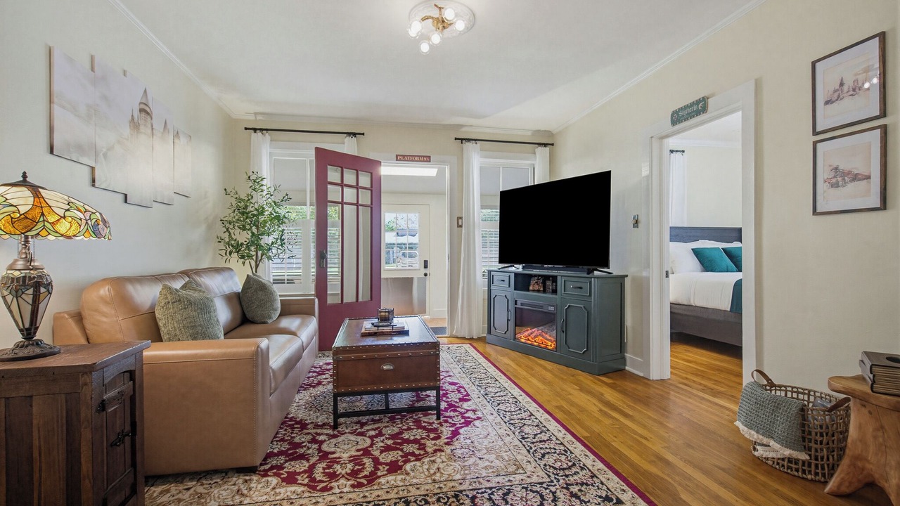 Photo of Livingroom in Foley