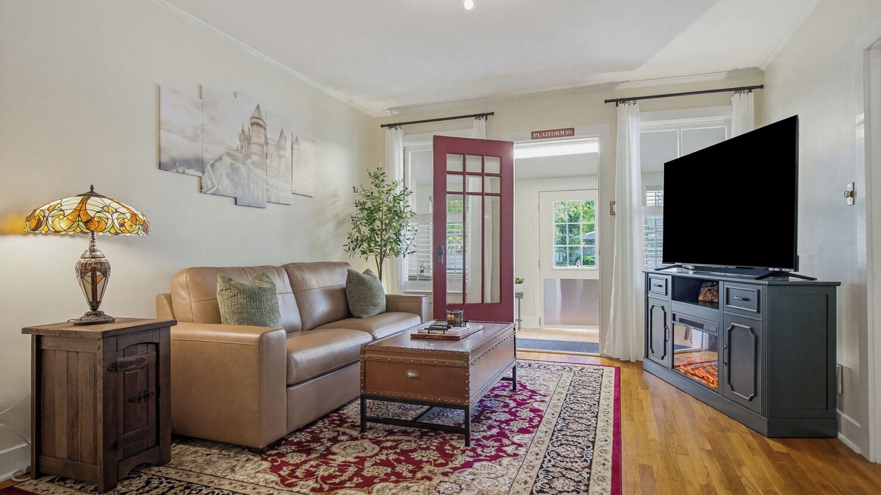 Photo of Livingroom in Foley