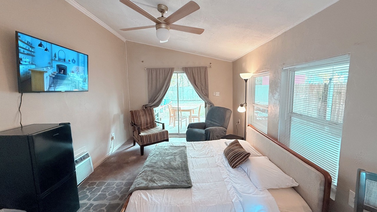 Photo of Bedroom in Cut Off