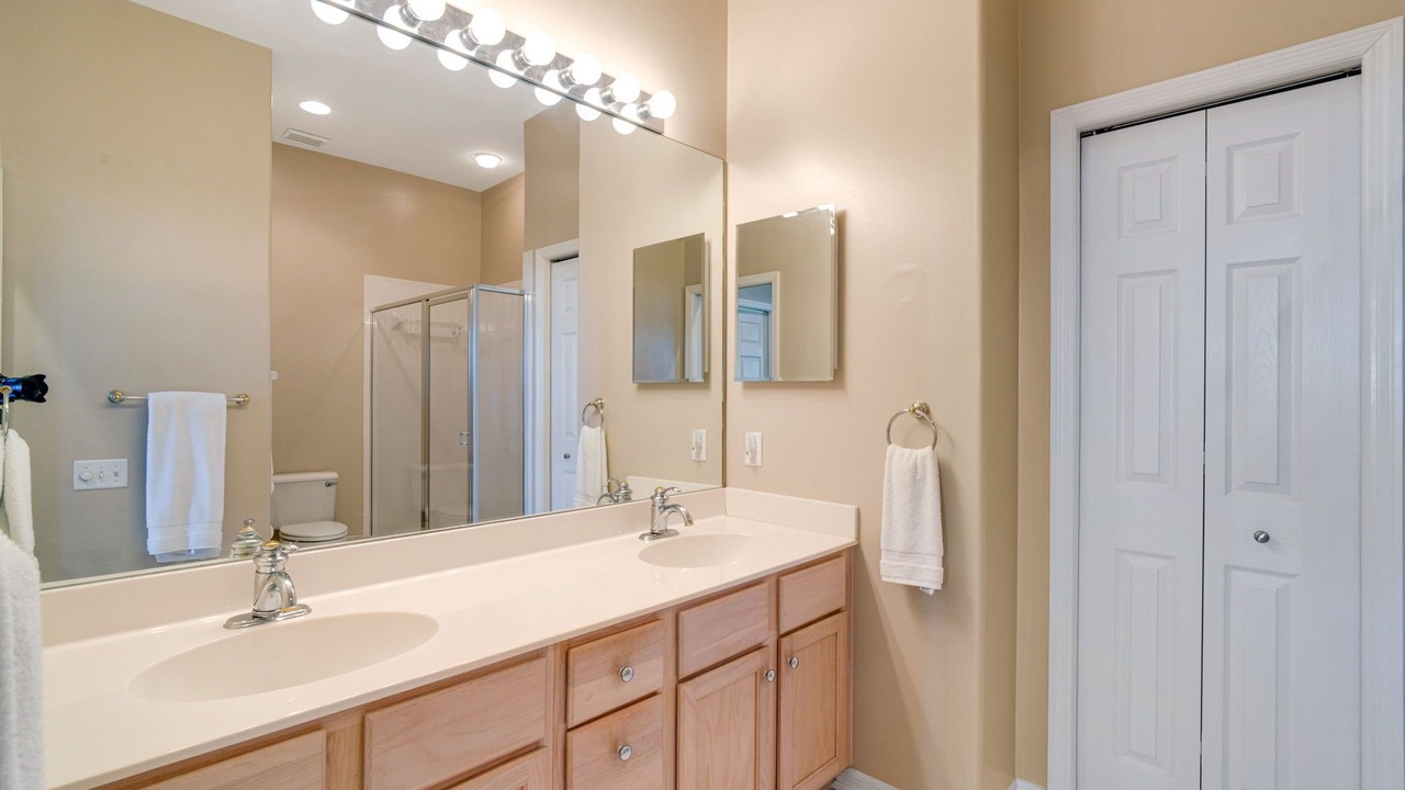 Photo of Bathroom in Tropical Cove