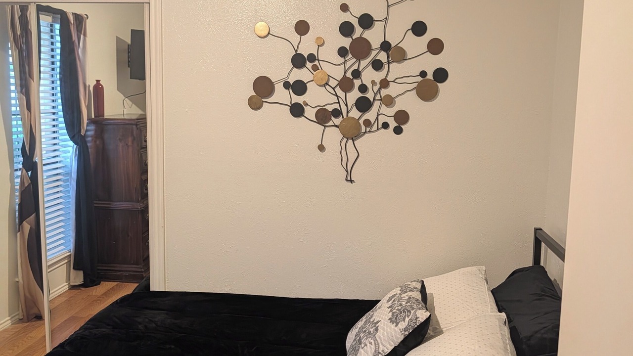 Photo of Bedroom in Garland